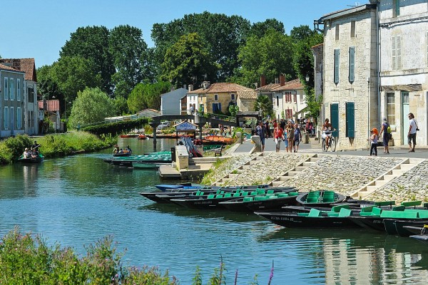 Coulon 7S Frankrijk Marais Poitevin natuurpark Charente vakantie Niort.jpg