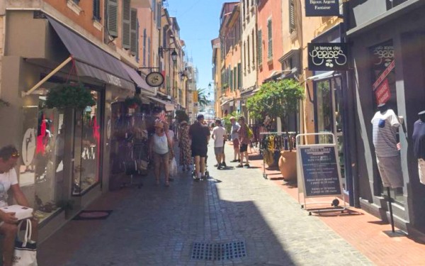 Sanary sur mer 34 Provence zuid Frankrijk vakantie luxe villa toerisme Middellandse zee strand.jpg