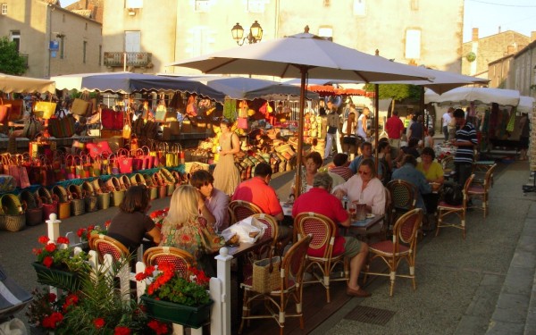 Markt 7 VDC Village des Cigales Frankrijk Lot Cahors restaurant vakantiehuis park zwembad kinderen.j