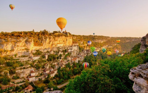 Montgolfiades 1 Frankrijk Rocamadour Lot vakantieparkluxe villa zwembad.jpg