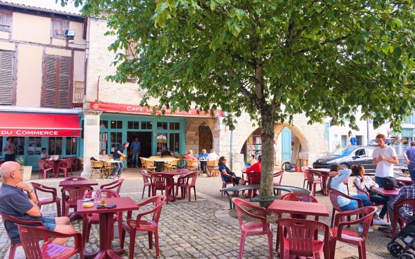 Lauzerte 18 Frankrijk vakantie luxe villa Lot Garonne Dordogne toerisme.jpg