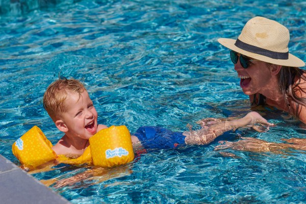 Etang Vallier zwembad 1a vakantie Zuidwest-Frankrijk bij recreatiemeer.jpg