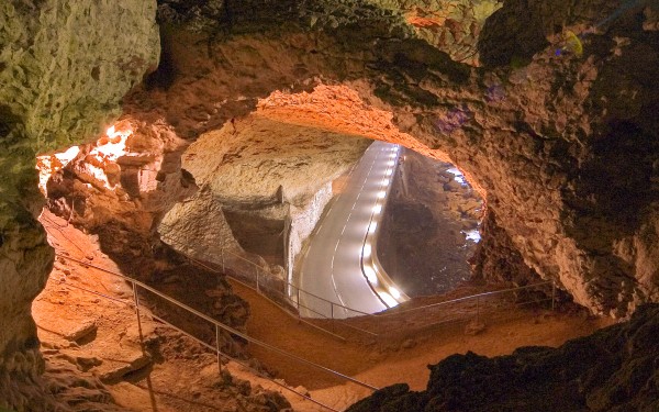 Grot 12 Mas d'Azil Ariege Zuid Frankrijk vakantie Espinet Quillan prehistorie.jpg
