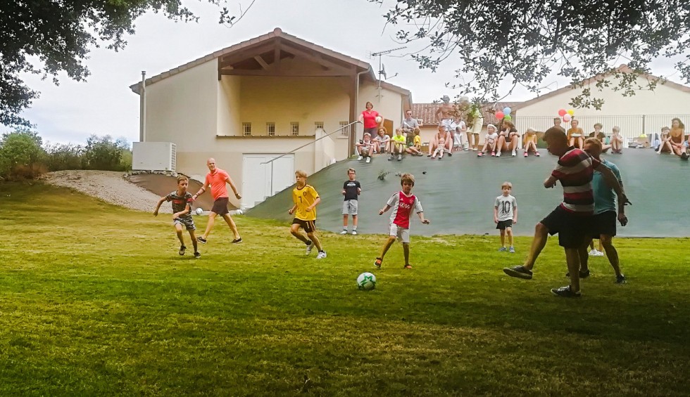 Faciliteiten AV 2 vakantievilla kids zwembad Aveneau Forges animatie Frankrijk  kinderen luxe huis.j