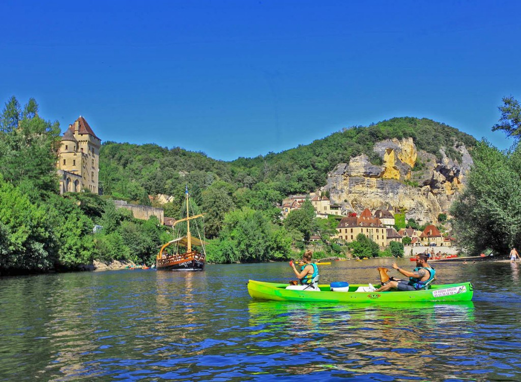 Dordogne kano 5 Frankrijk vakantiehuis canoe kajak gezin kinderen animatie.jpg