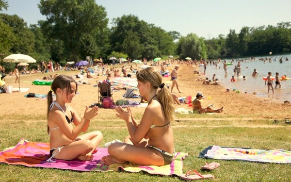 Lac du Tolerme 1 Frankrijk Dordogne Lot Lac Bleu gezin vakantie kinderen luxe villa water.jpg