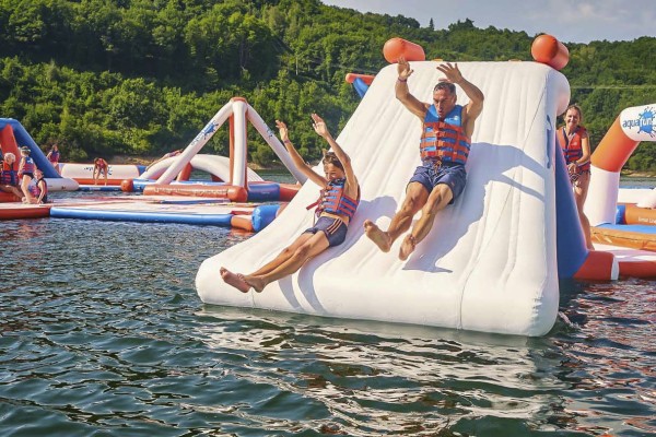 Lac du Tolerme 28 waterpret op recreatiemeer tijdens vakantie in de Lot Dordogne.jpg