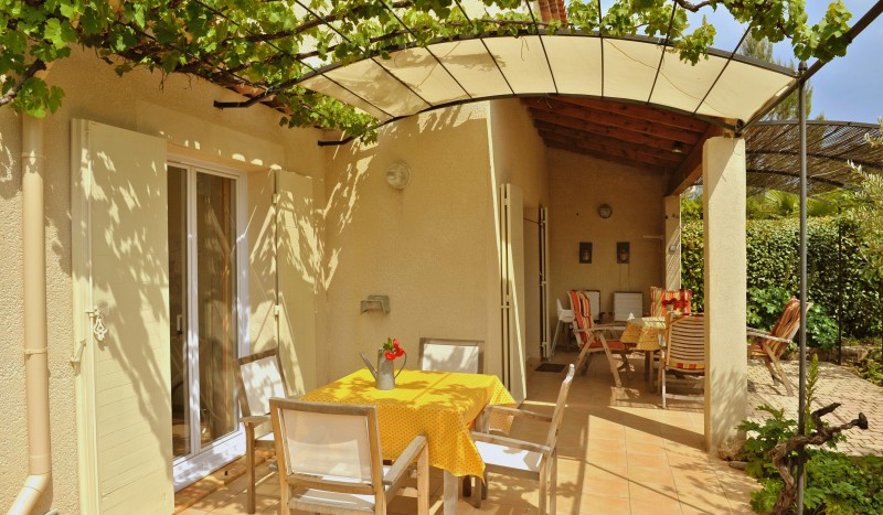 JDG 4pg 16 Jardin du Golf Middellandse zee Provence Frankrijk luxe villa tuin  vakantiepark zwembad.