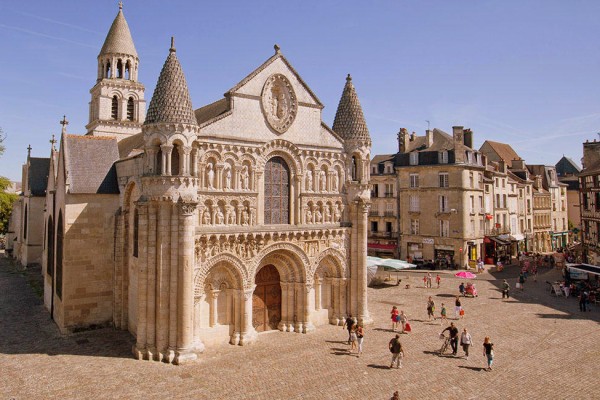 Poitiers 13 notre dame la grande Frankrijk Poitou Vienne vakantie.jpg