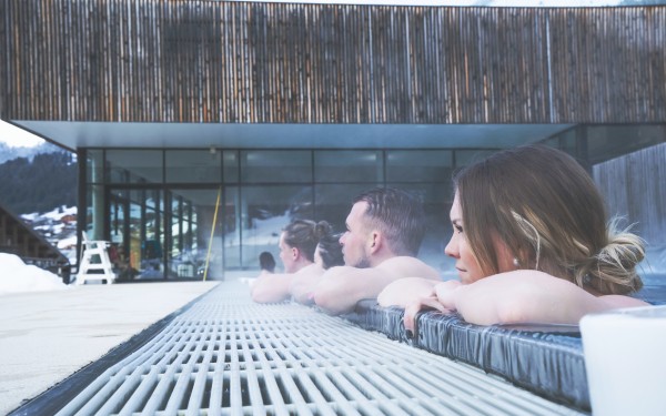 Forme d'O 13 zwembad Châtel Portes du Soleil Frankrijk met wellness sauna hamam.jpg