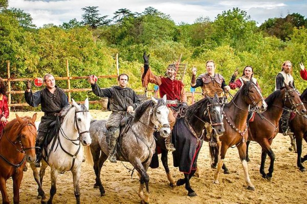 Durandal 9 parc Rocamadour Frankrijk vakantie animatie paarden show.jpg