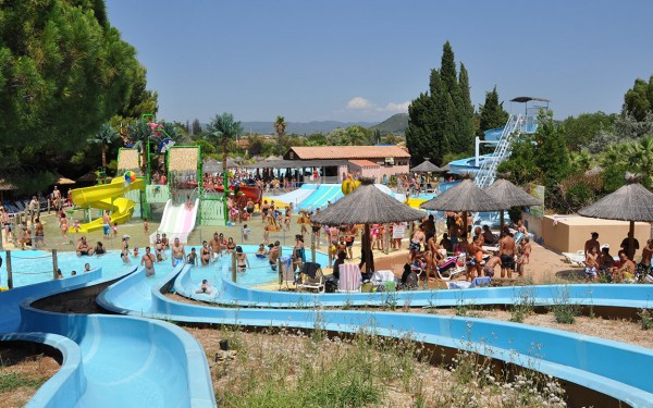 Aquapark 23 Provence Var Frejus Maxime vakantie Frankrijk luxe villa zwembad glijbaan.jpg