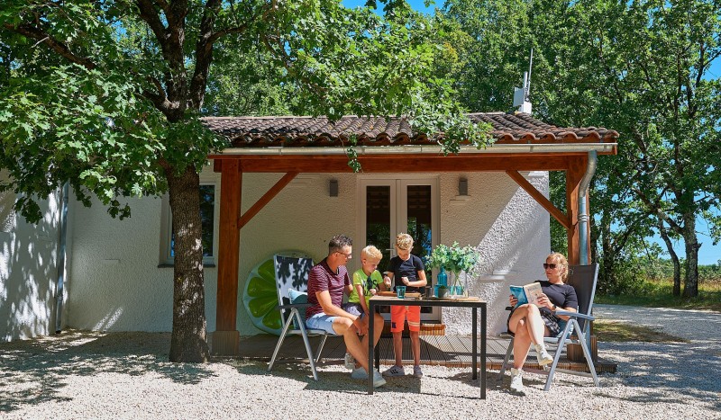 Chenille 1 Frankrijk Village des Cigales Dordogne Lot vakantiepark zwembad glijbaan nederlands.jpg