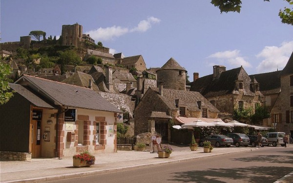 Turenne 2 Raymond Frankrijk route du soleil vakantieresort Languedoc Dordogne luxe villa.jpg
