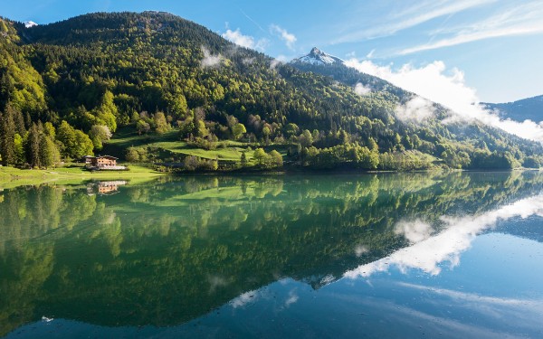 Lindarets 20 Portes du soleil vakantie bij Avoriaz en Morzine geitendorp village des chevres.jpg