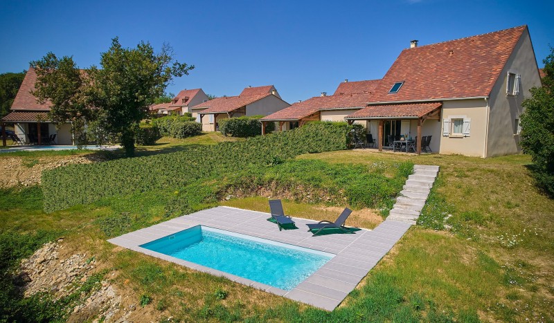 Lanzac 1 Domaine vakantie Frankrijk Dordogne luxe villa zwembad uitzicht vallei.jpg