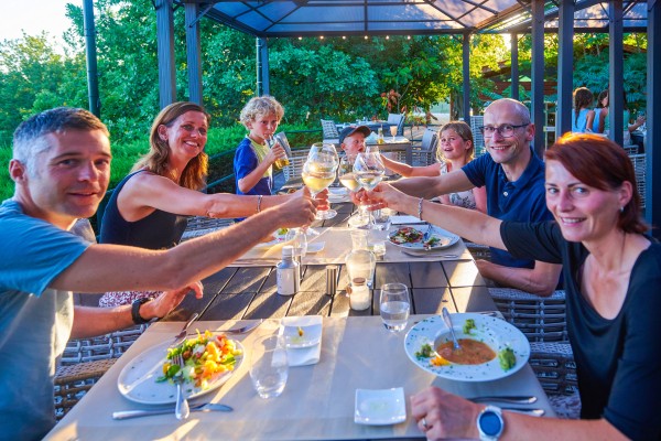 Restaurant 12 S1 Village des Cigales Mauroux Dordogne Frankrijk vakantiehuis.jpg