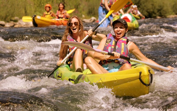 Kano canoe 1 Frankrijk languedoc pyreneeen water kust strand zee vakantiepark huis.jpg
