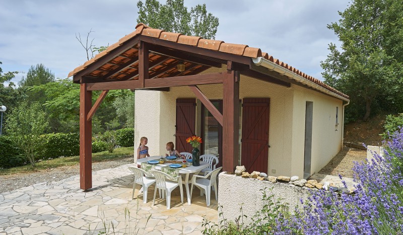 Espinet 4p 1 Quillan Frankrijk vakantiepark Languedoc kust bergen kindvriendelijk animatie.jpg