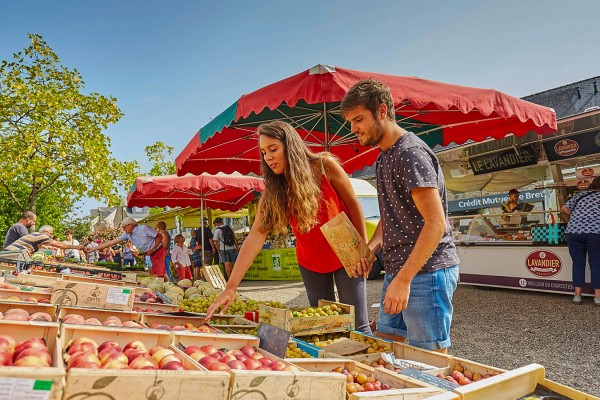 Markt Village des Cigales 7 Dordogne Lot mauroux vakantiehuis Frankrijk gezin.jpg