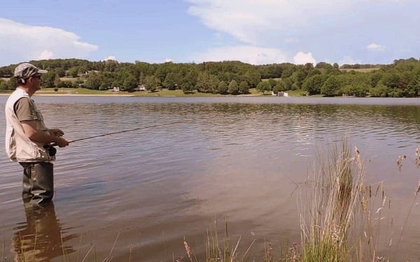 Lac du Tolerme 7 recreatiemeer vissen snoek wifi vakantiewoning luxe frankrijk dordogne.jpg