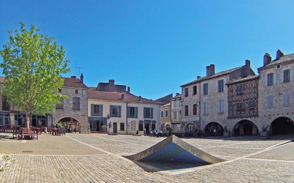 Lauzerte 6 Frankrijk vakantie luxe villa Lot Garonne Dordogne toerisme.jpg