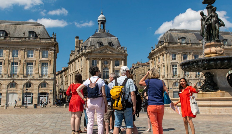 Bordeaux 4 Frankrijk vakantiehuis luxe villa chateau de salles place victoire zwembad.jpg