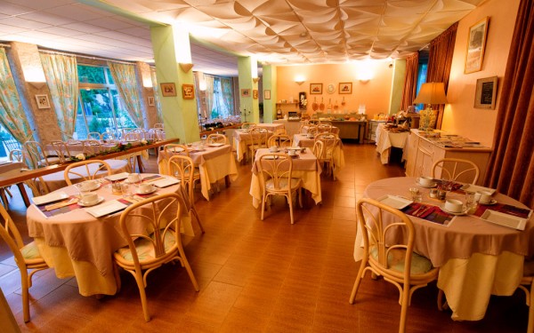 Villa's du Verdon 8 restaurant gorges terras repas eten vakantiehuis luxe villa gite cheiron provenc