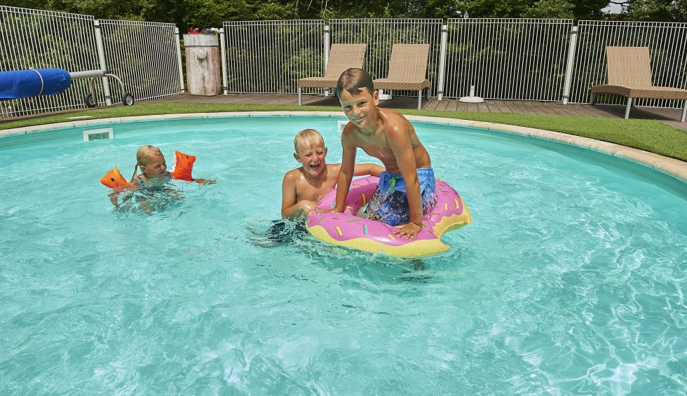 Zwembad 19 Frankrijk vakantiehuis luxe park kinderen nederlandse animatie.jpg