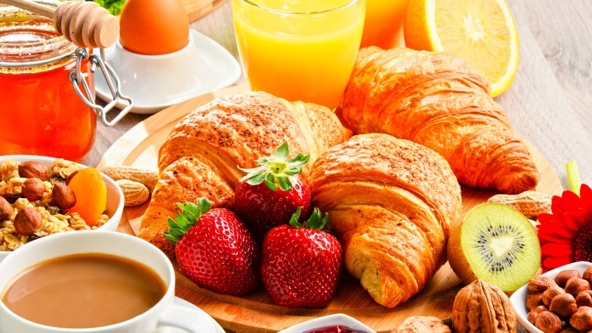 B2a1 Frankrijk ontbijt vakantie restaurant luxe villa genieten koffie jus d orange.jpg