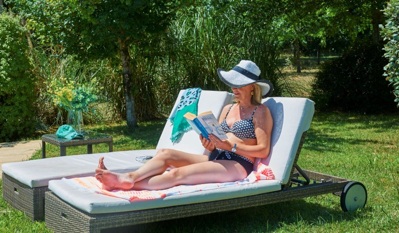 Fronsac 6 zwembad piscine Frankrijk luxe villa vakantiepark Aquitaine Gironde  animatie kinderen res