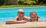 Fronsac 3 zwembad piscine Frankrijk luxe villa vakantiepark Aquitaine Gironde  animatie kinderen res