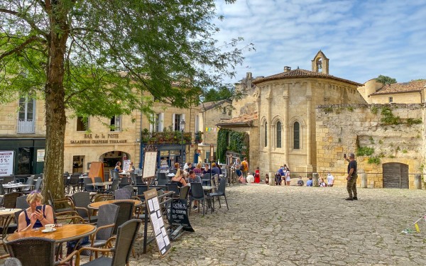 Saint Emilion 35 Frankrijk wijn Bordeaux Dordogne vakantie unesco luxe villapark.jpg