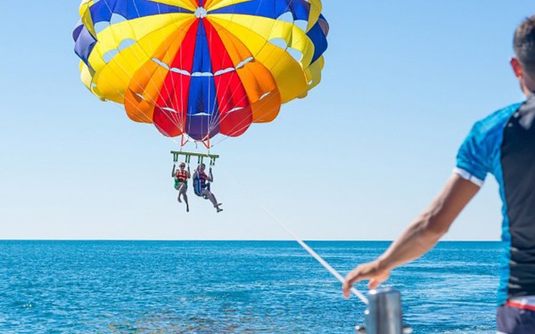 Parasailing 2 Frankrijk Provence Languedoc watersport vakantie Middellandse zee Argeles Frejus Bando