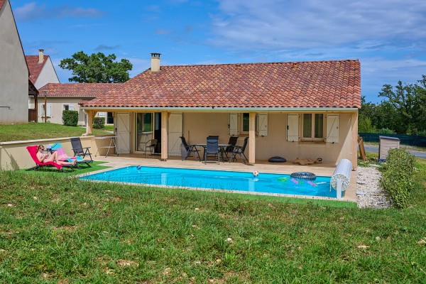 Domaine de Lanzac 19 2a Frankrijk Dordogne vakantiepark luxe vakantiehuis privézwembad restaurant.jp