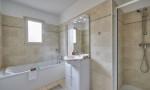 BDDL 1 vakantiehuis Frankrijk luxe badkamer Dordogne Sarlat animatie zwembad restaurant.jpg
