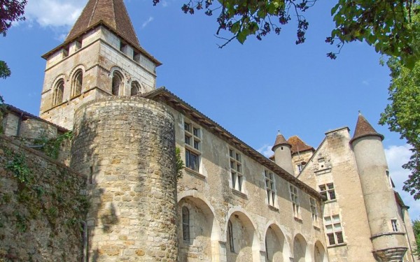Carennac 27 plus beaux village frankrijk doyens chateau Dordognevallei vakantiehuis frankrijk.jpg