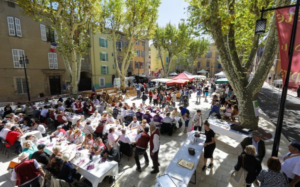 Brignoles 4 Var Provence feest nans les pins farnkrijk vakantiehuis villa luxe toerisme.jpg