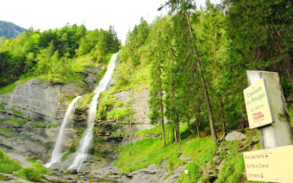 Sixt fer a cheval 16 cascade rouget haute savoie cirque sixt passy natuur vakantie abondance luxe.jp