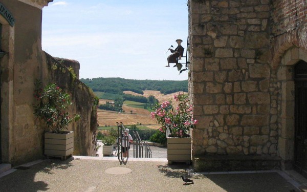 Lauzerte 15 Frankrijk vakantie luxe villa Lot Garonne Dordogne toerisme.jpg