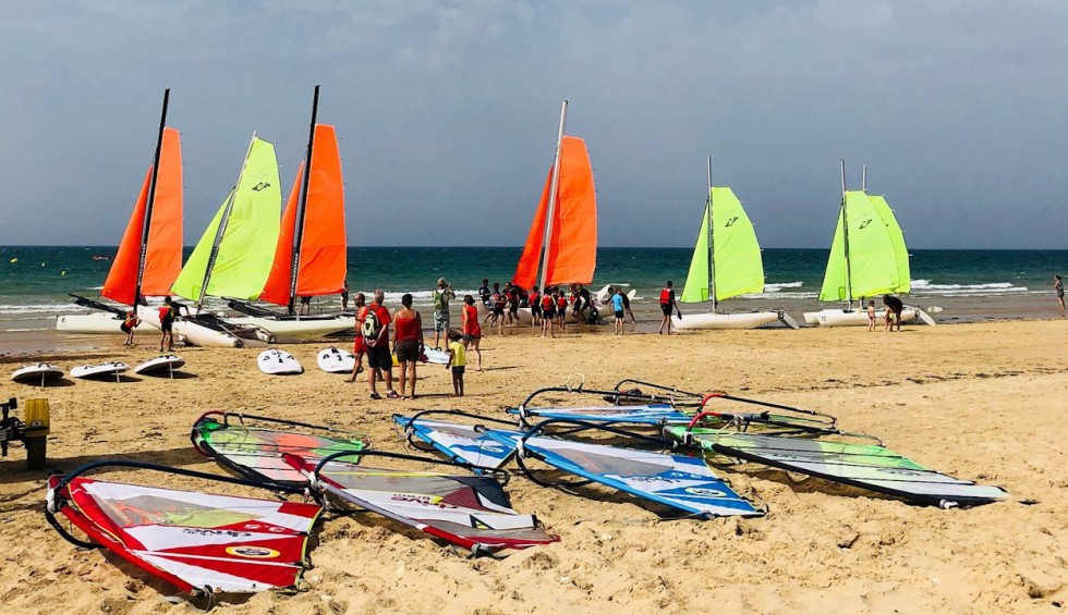 Watersport 1 Frankrijk vakantie surfen zeilen kust zee atlantisch Gironde Bordeaux.jpg