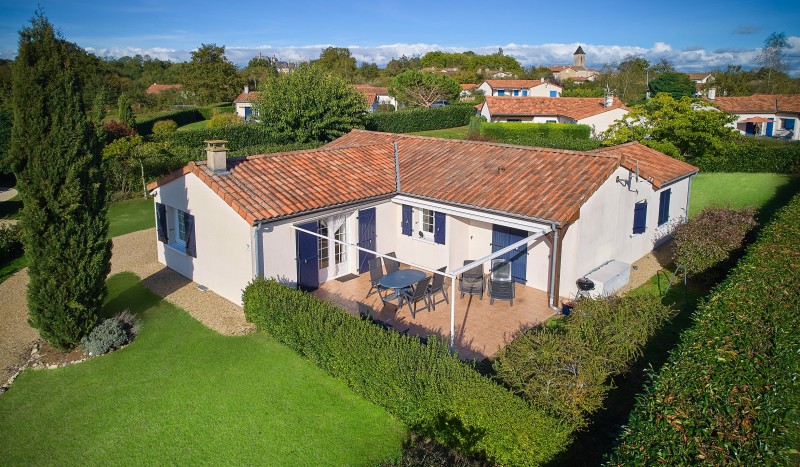 Vieille Vigne 4p 15 vakantiehuis Frankrijk Poitou Charentes forges aveneau terras luxe villapark zwe