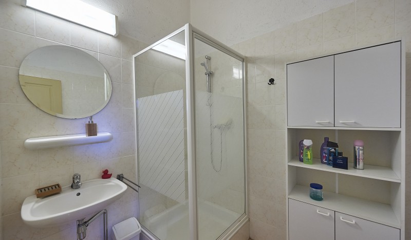 Bungalow 6 Village des Cigales  Frankrijk vakantiepark villa Dordogne zwembad.jpg