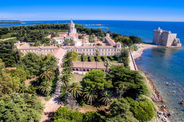 Eilanden Frankrijk 3 Provence Cote d'Azur vakantie middellandse Zee Zuid-Frankrijk luxe villa.jpg