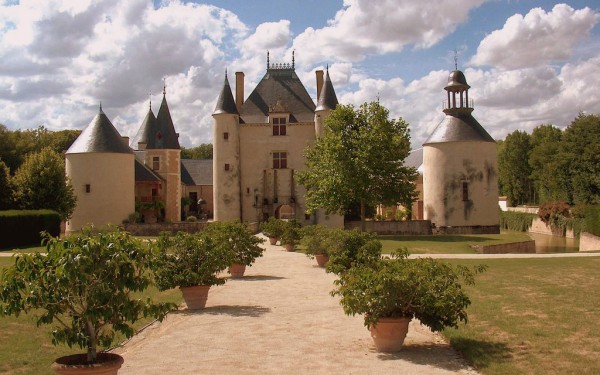 chateau 5 Frankrijk vakantiepark luxe villa cultuur manoir zwembad gite zwembad.jpg