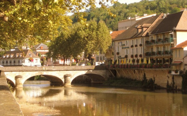 Figeac 5 Frankrijk Dordogne Lot midi pyrenees hotel best western rivier brug vakantiepark senioren u