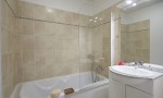 BDDL 2 vakantiehuis Frankrijk luxe badkamer Dordogne Sarlat animatie zwembad restaurant.jpg