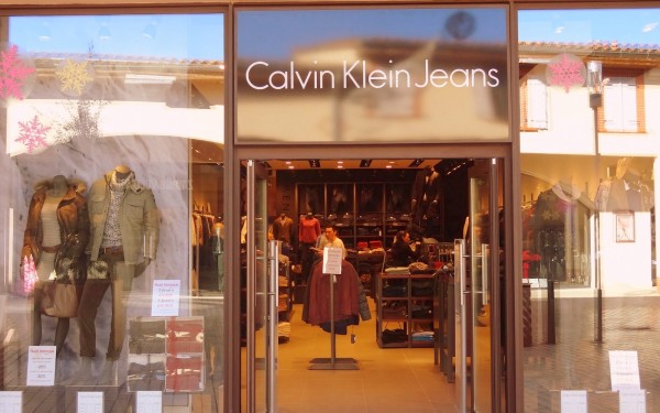 Nailloux 6 Frankrijk ariege midi pyrenees toulouse outlet calvin klein jeans shop gezin senioren.JPG