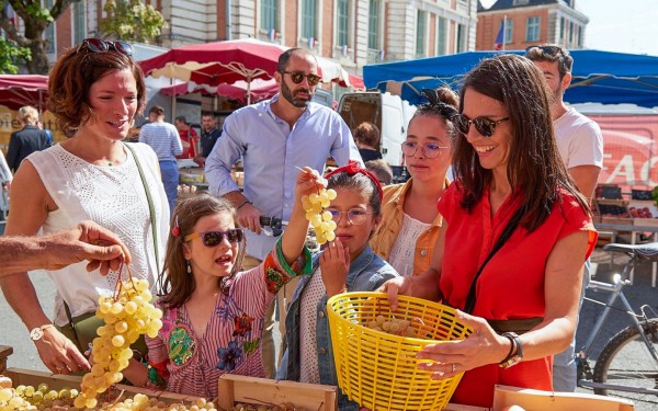 Markt Village des Cigales 3 Dordogne Lot mauroux vakantie Frankrijk gezin.jpg