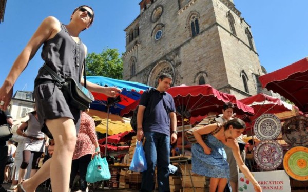 Cahors 5 vakantiepark Frankrijk luxe villa toerisme zwembad cultuur Pont Valentre rondvaart.jpg